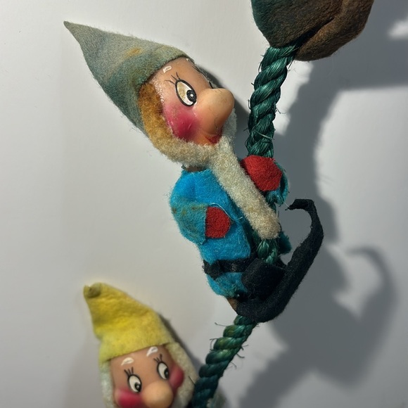 Rare - Vintage "Disney" 7 Dwarves Garland - Picture 7 of 14